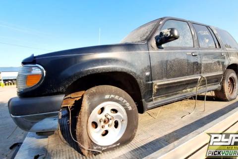 Photo of 2000 Ford Explorer