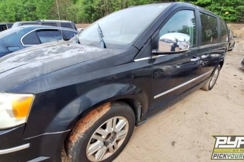 Photo of 2009 Chrysler Town & Country