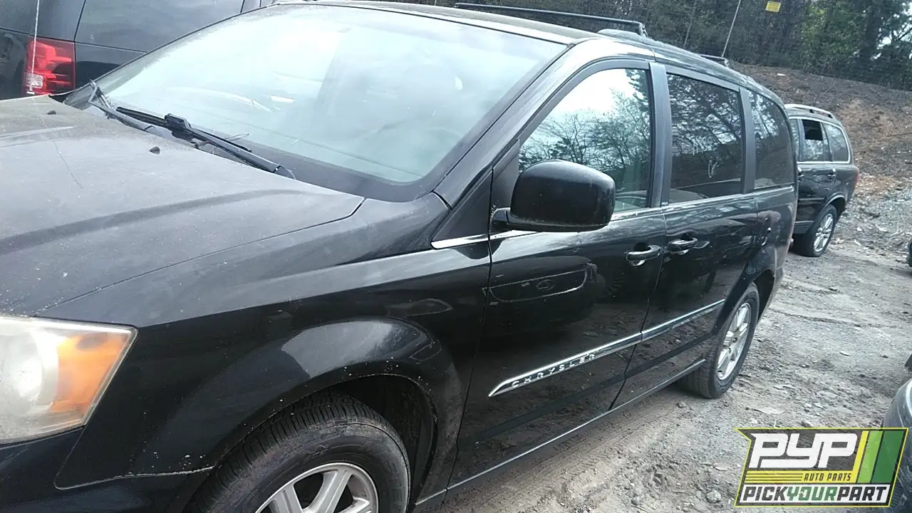 Photo of 2012 Chrysler Town & Country