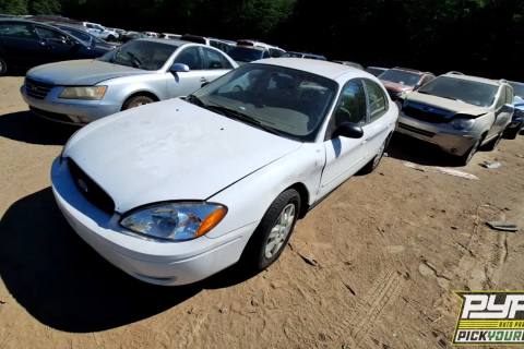 Photo of 2005 Ford Taurus