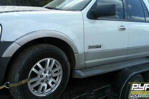Photo of 2008 Ford Expedition