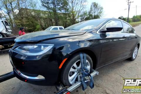 Photo of 2016 Chrysler 200