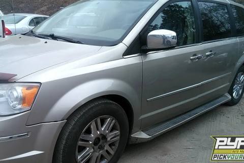 Photo of 2008 Chrysler Town & Country