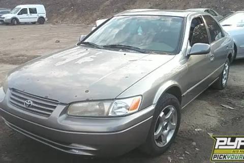 Photo of 1998 Toyota Camry