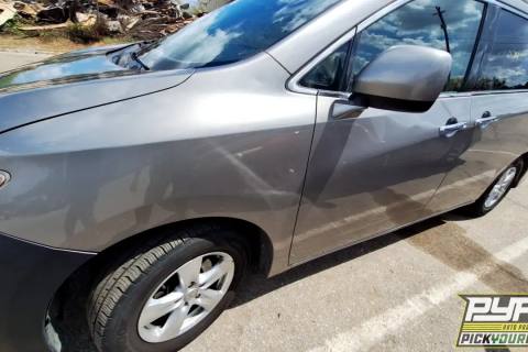 Photo of 2011 Nissan Quest