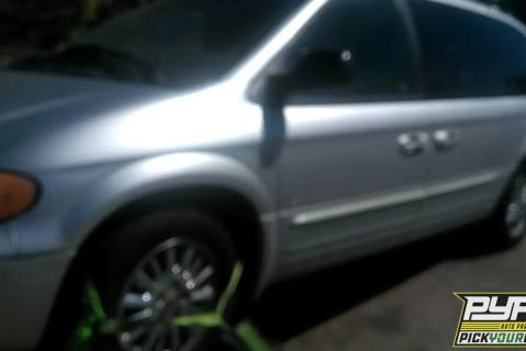 Photo of 2001 Chrysler Town & Country