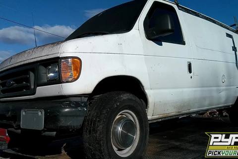 Photo of 2003 Ford E-350 Super Duty