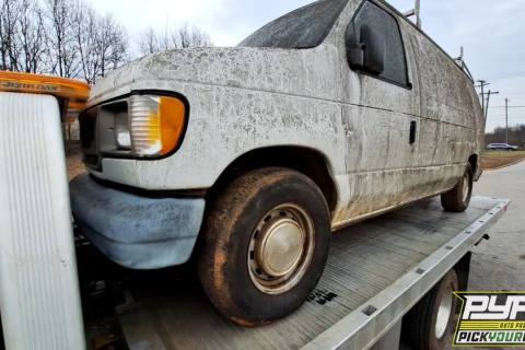 Photo of 2002 Ford E-150 Econoline