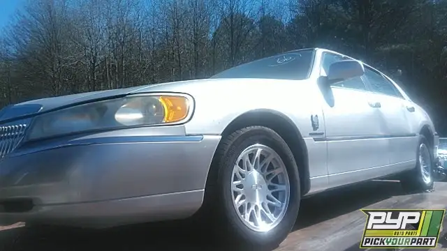 Photo of 1998 Lincoln Town Car