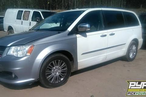 Photo of 2012 Chrysler Town & Country