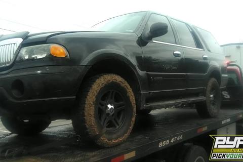 Photo of 2002 Lincoln Navigator
