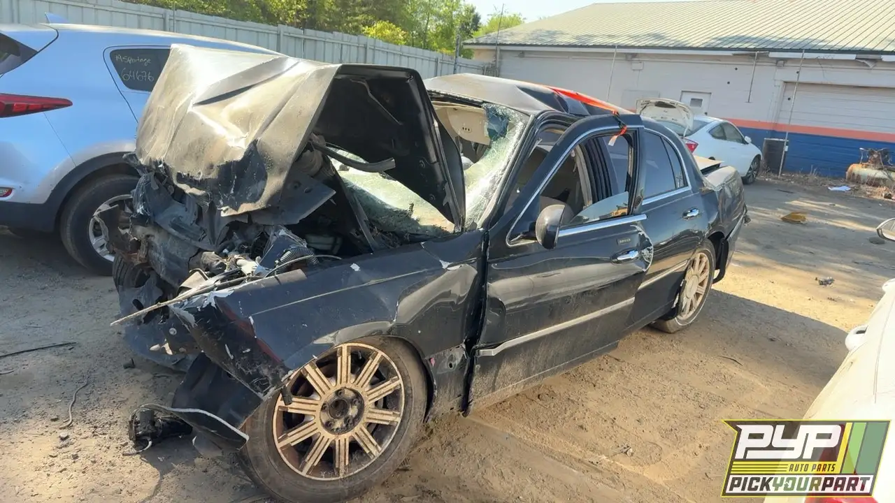 Photo of 2008 Lincoln Town Car