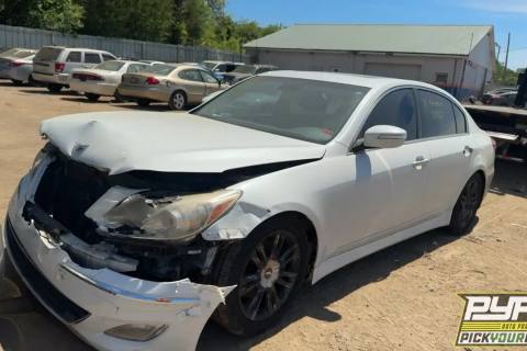 Photo of 2013 Hyundai Genesis