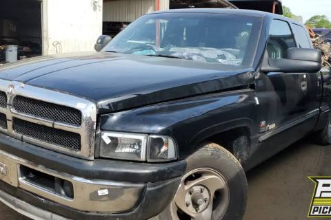 Photo of 1999 Dodge Ram 1500