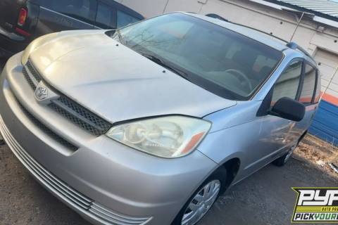 Photo of 2004 Toyota Sienna