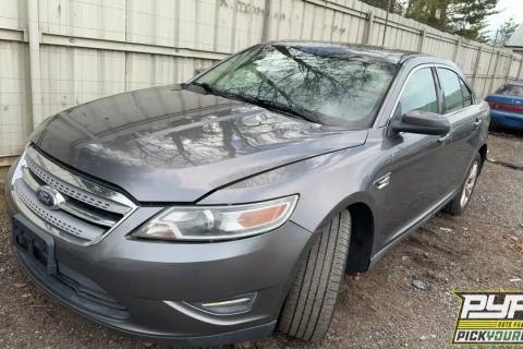 Photo of 2011 Ford Taurus