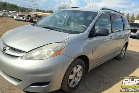 Photo of 2009 Toyota Sienna