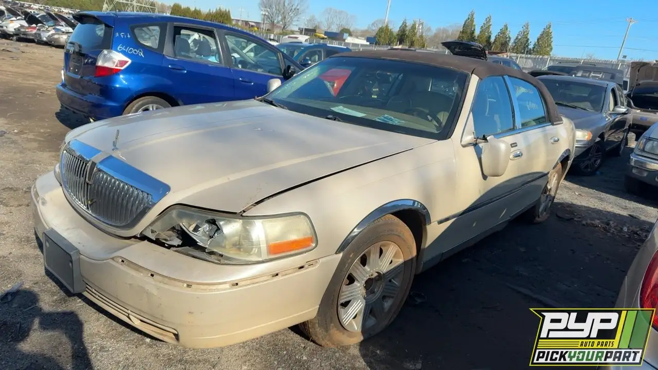 Photo of 2003 Lincoln Town Car