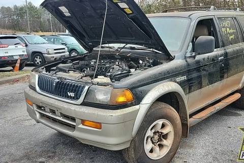 Photo of 1998 Mitsubishi Montero Sport