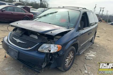 Photo of 2002 Chrysler Town & Country