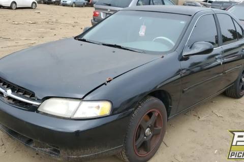 Photo of 1999 Nissan Altima