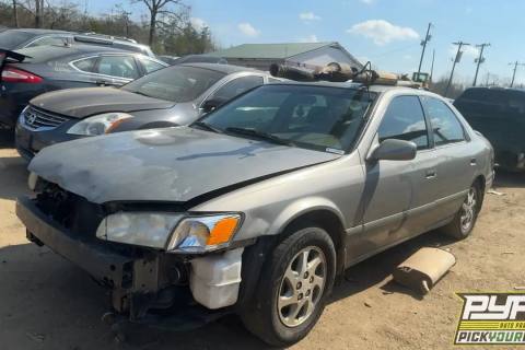 Photo of 2000 Toyota Camry