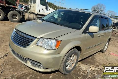 Photo of 2011 Chrysler Town & Country