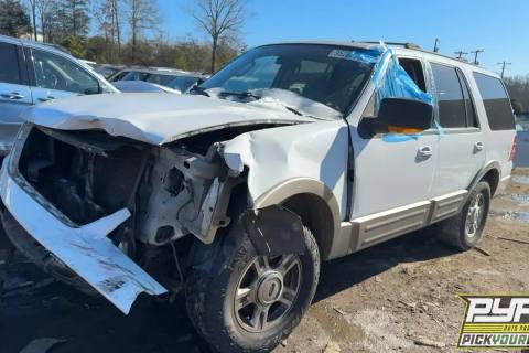 Photo of 2004 Ford Expedition
