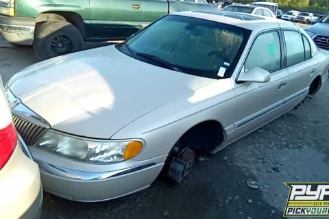 Photo of 2002 Lincoln Continental