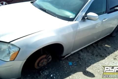 Photo of 2006 Dodge Magnum