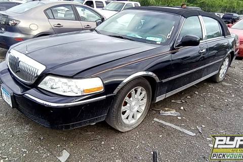 Photo of 2008 Lincoln Town Car