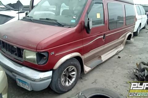 Photo of 2001 Ford E-150 Econoline Club Wagon