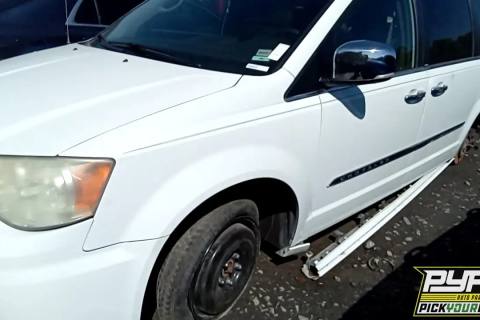 Photo of 2014 Chrysler Town & Country
