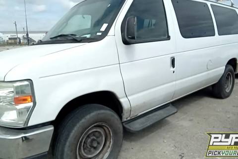 Photo of 2013 Ford E-350 Super Duty