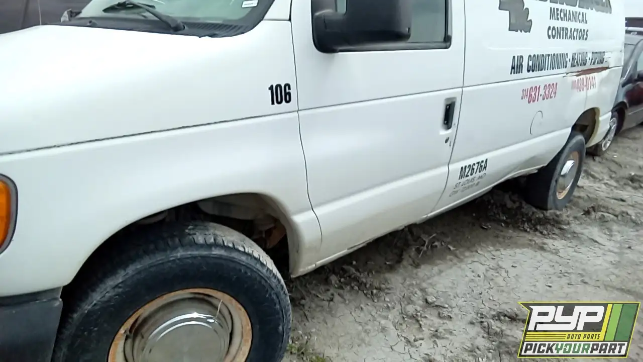 Photo of 2004 Ford E-350 Super Duty