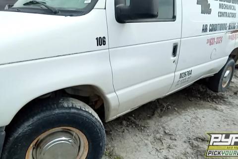 Photo of 2004 Ford E-350 Super Duty