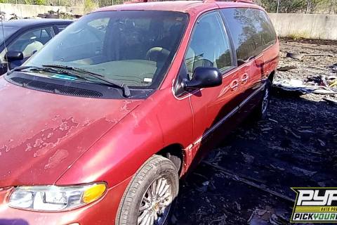 Photo of 2000 Chrysler Town & Country