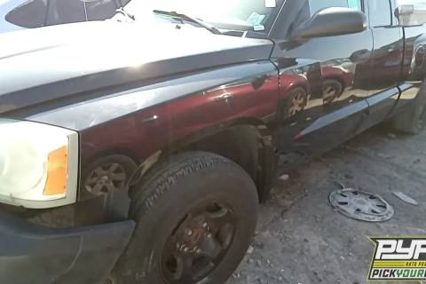 Photo of 2005 Dodge Dakota