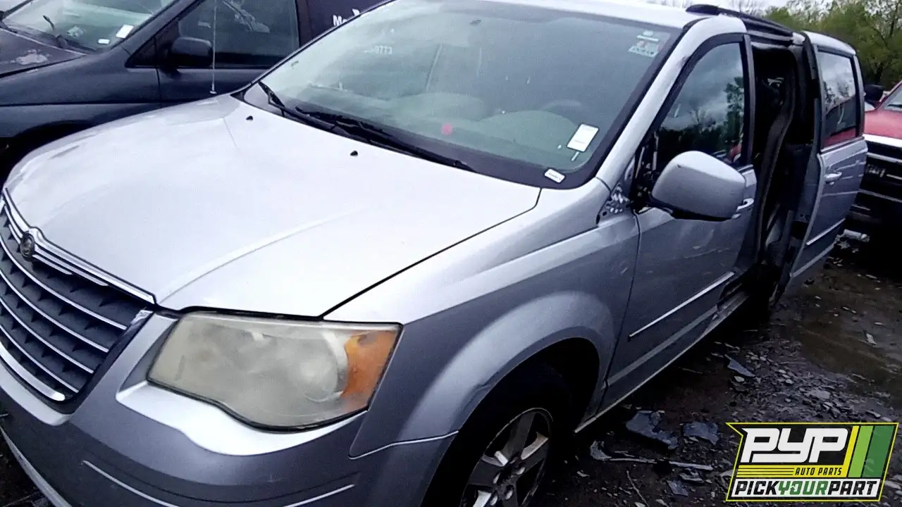 Photo of 2010 Chrysler Town & Country