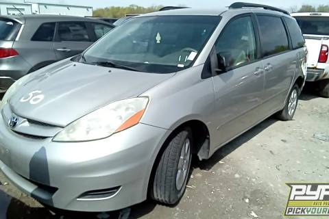 Photo of 2009 Toyota Sienna
