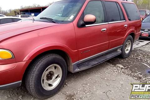 Photo of 2000 Lincoln Navigator