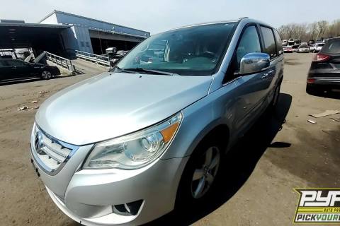 Photo of 2011 Volkswagen Routan