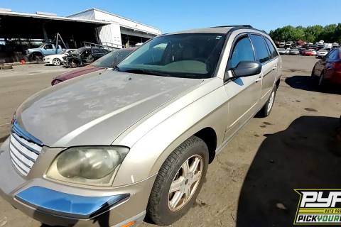 Photo of 2005 Chrysler Pacifica