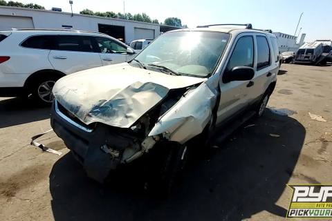 Photo of 2004 Ford Escape
