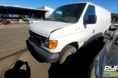Photo of 2005 Ford E-250