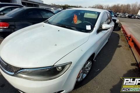 Photo of 2015 Chrysler 200