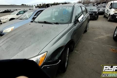 Photo of 2013 Chrysler 200
