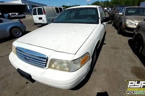 Photo of 2001 Ford Crown Victoria