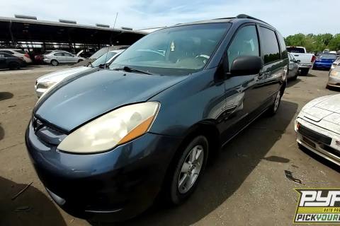 Photo of 2008 Toyota Sienna