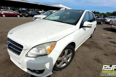 Photo of 2011 Mercedes-Benz R350